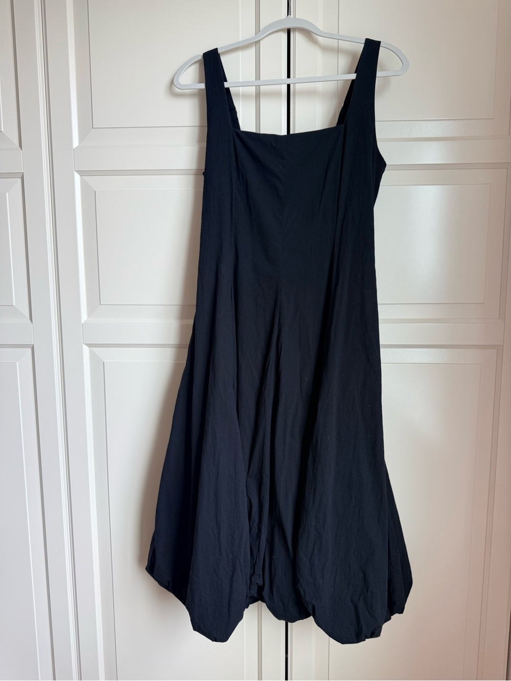 Like New Abercrombie & Fitch Bubble Hem Dress Size Medium Petite Black